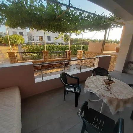 Villa Utsi Ligidhes Exterior foto